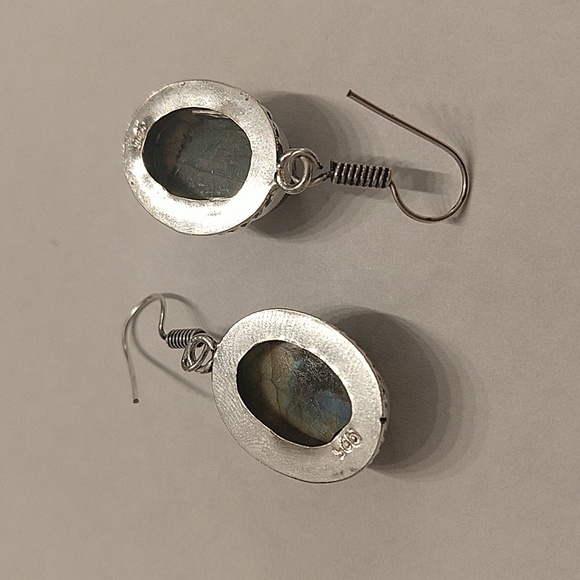 Labradorite necklace and earrings - Picture 8 of 8